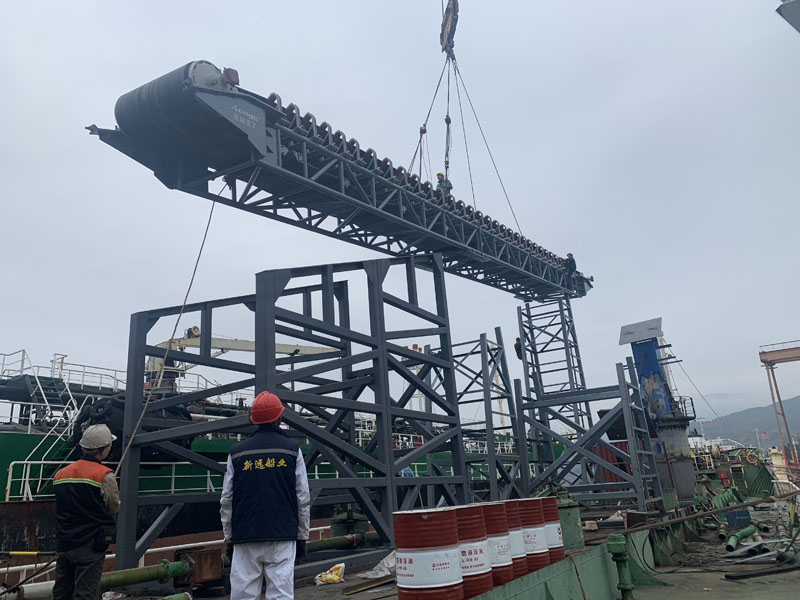 碼頭裝船輸送機(jī) 碼頭裝船輸送機(jī)